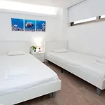 Marina - Beachfront Apartamento
