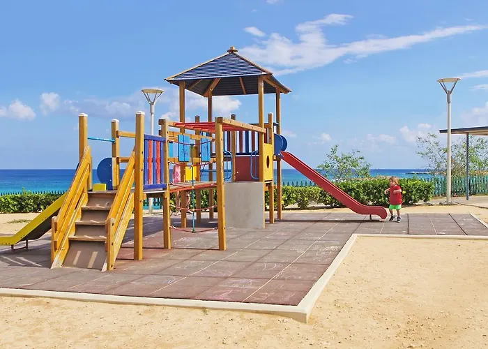 Marina - Beachfront Lägenhet Protaras