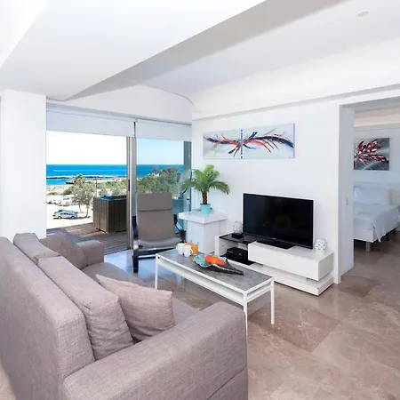 Marina - Beachfront Апартаменты Протарас